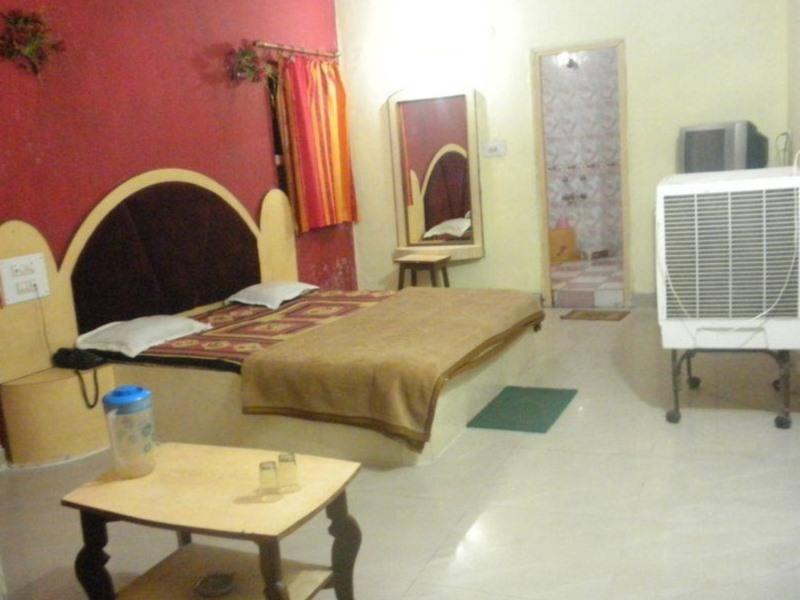 Hotel Parikalp Pachmarhi ภายนอก รูปภาพ